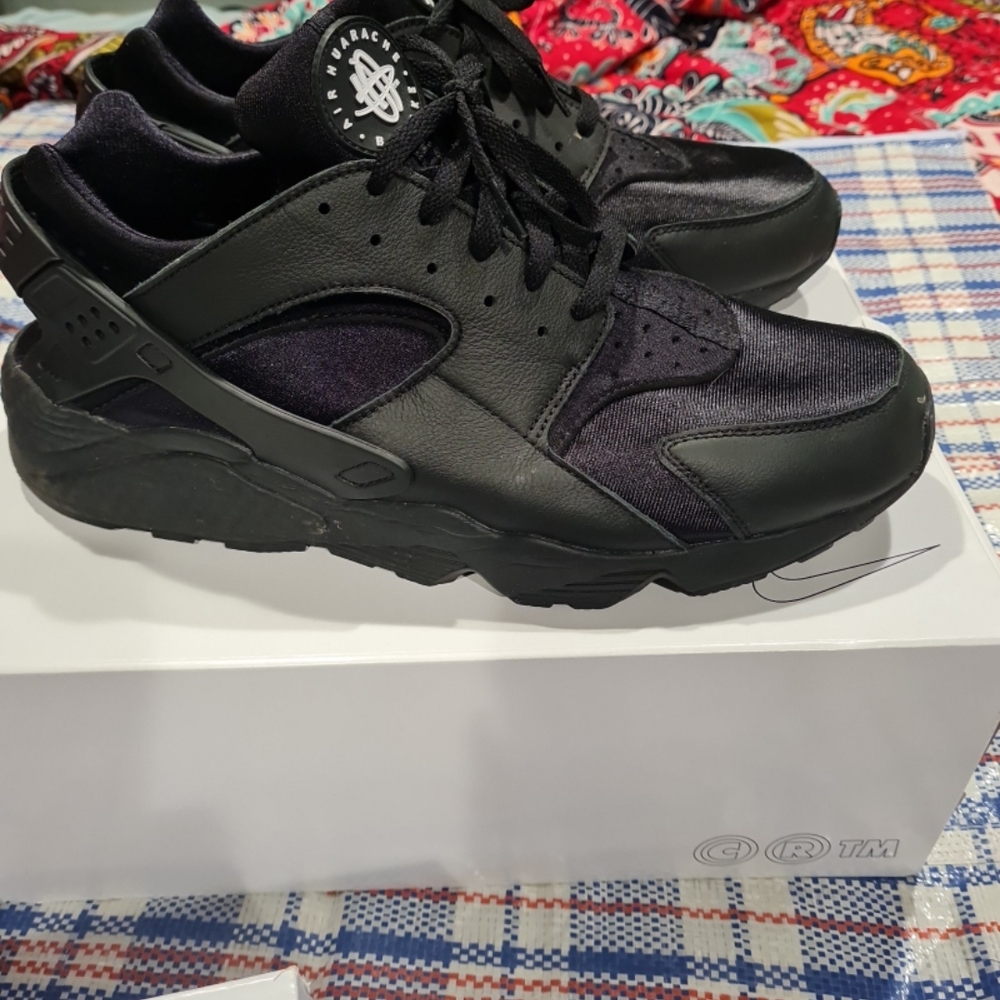 Nike Black Athletic Shoes